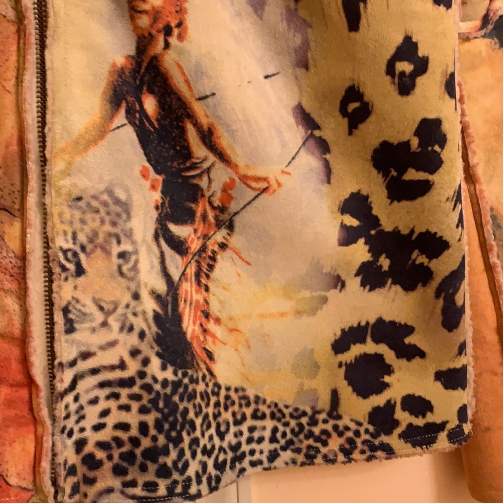 Women’s. Faux shearling jacket.   Unique - Picture 3 of 5